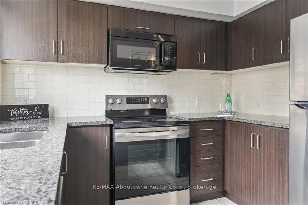 2441 GREENWICH Drive Unit 121 photo 10