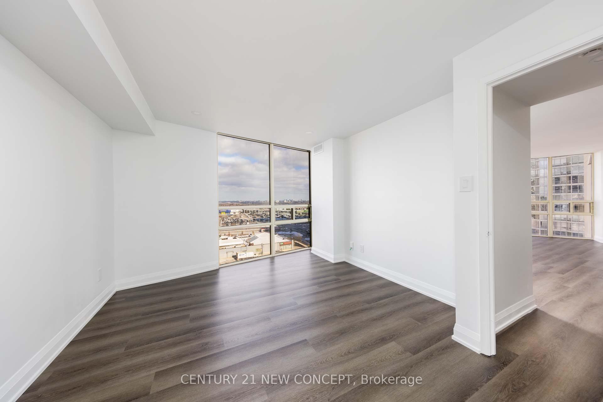 50 Eglinton Avenue Unit 1105 photo 11