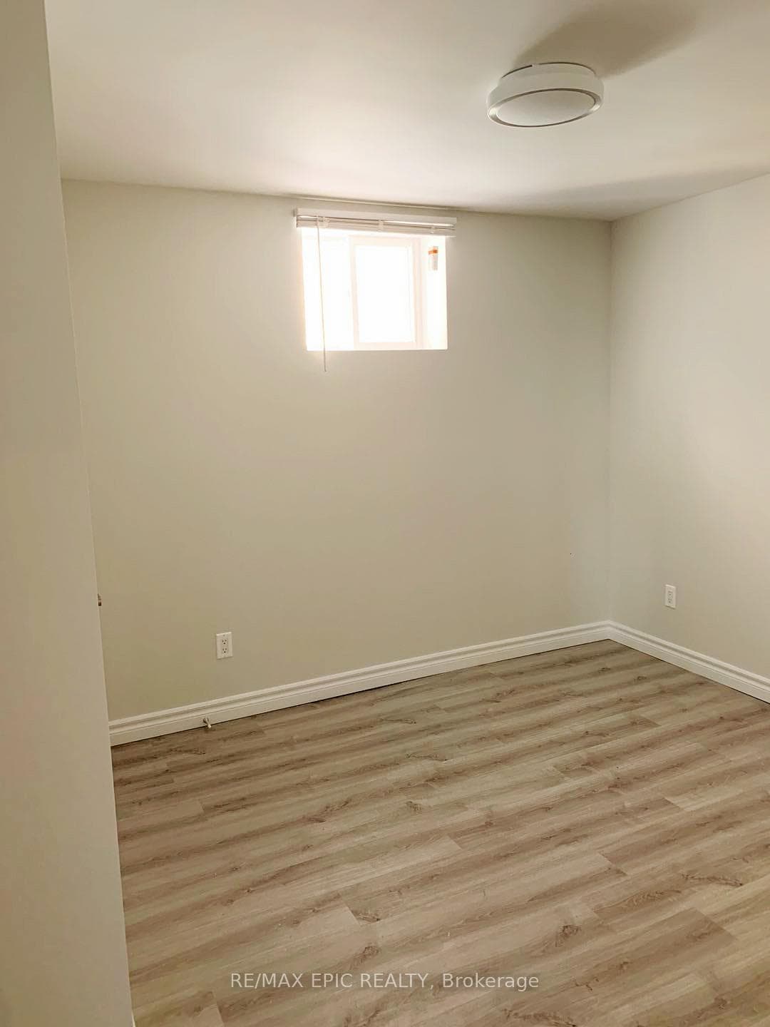 38 Grover Hill Bsmt Avenue photo 6