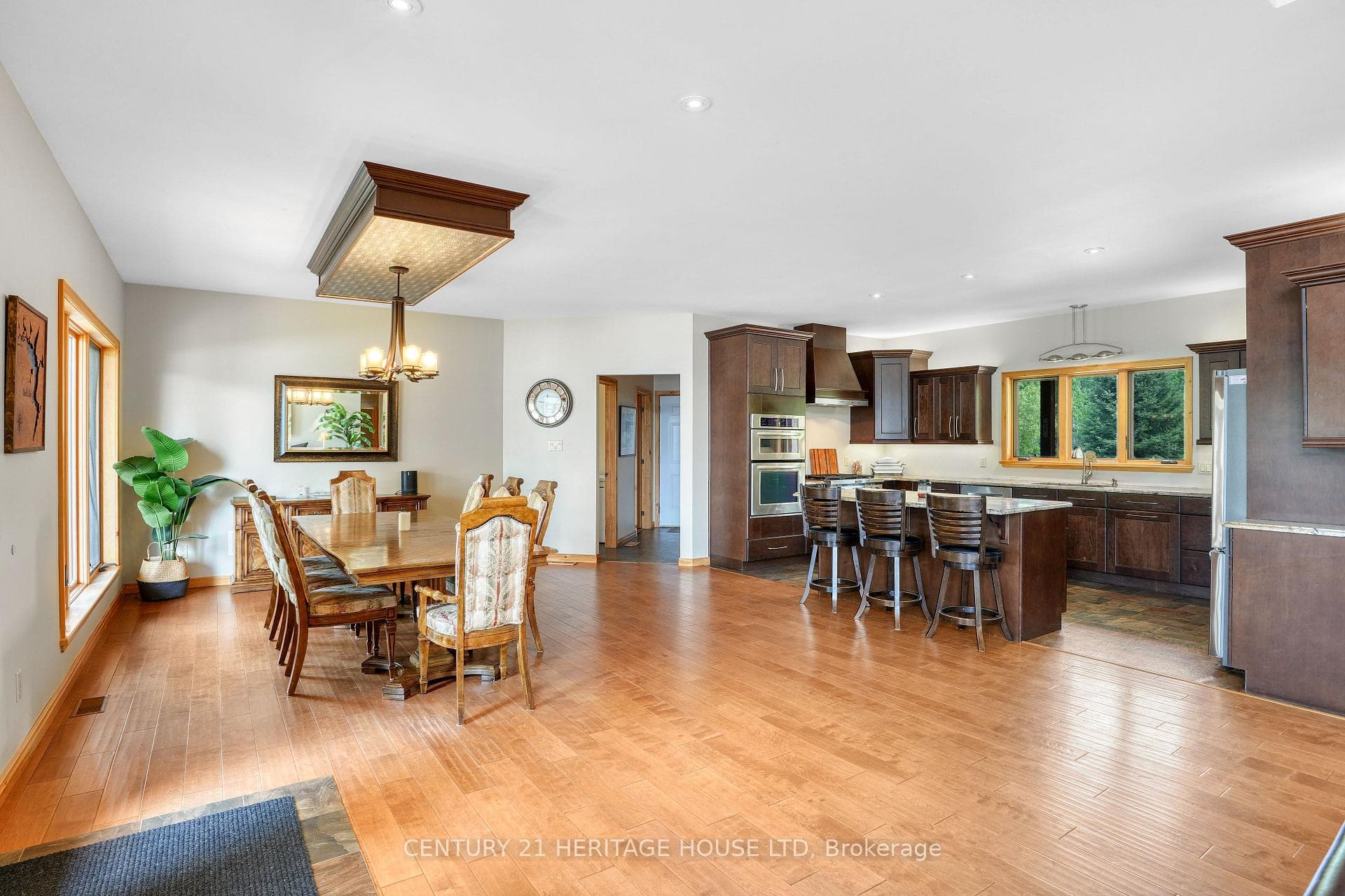Open Concept Main floor living