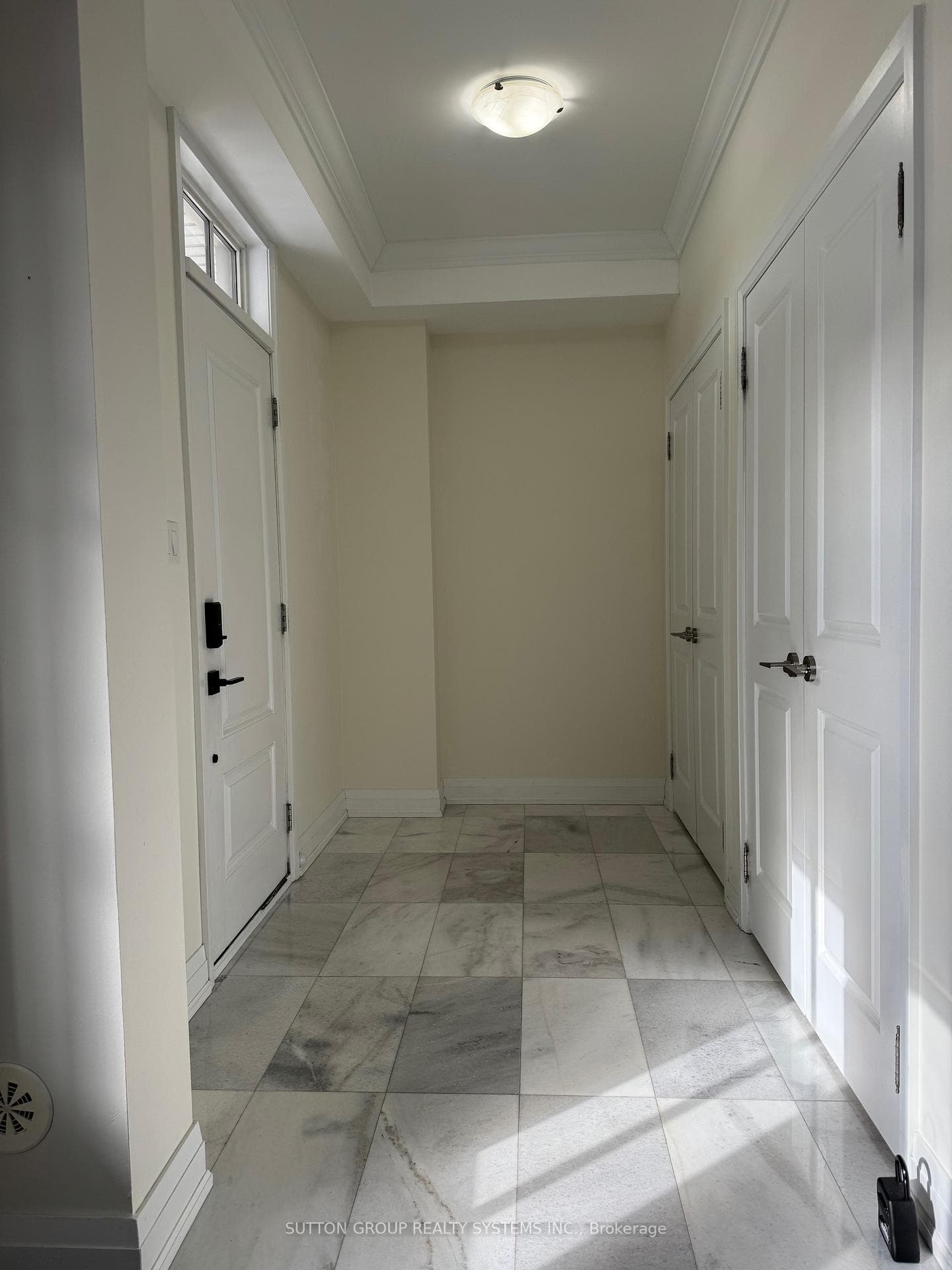 3071 Cawthra Road Unit 2 photo 3