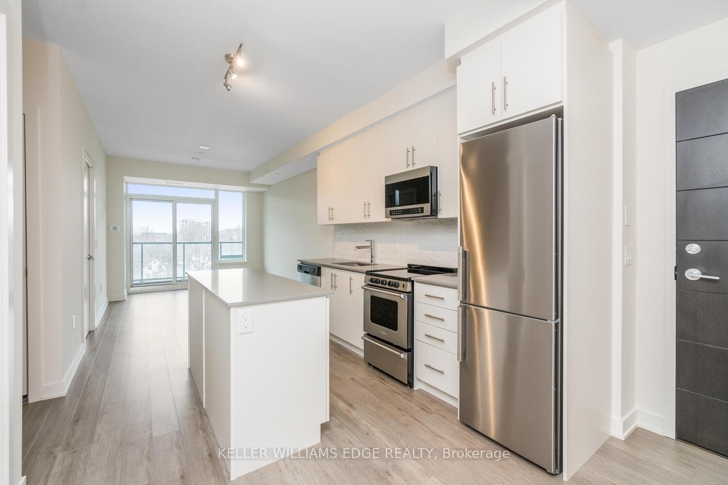 212 King William Street Unit 502 photo 5