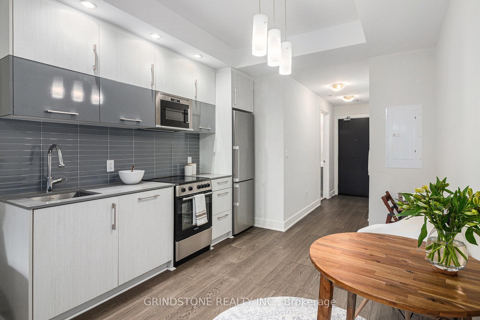 255 Bay Street Unit 111 photo 15