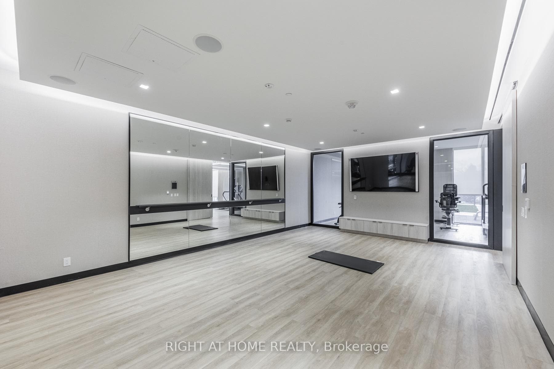 2020 Bathurst Street Unit 1821 photo 36