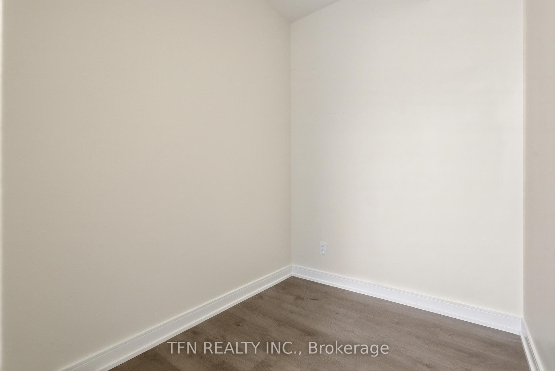 8010 Derry Road Unit 1306 photo 10