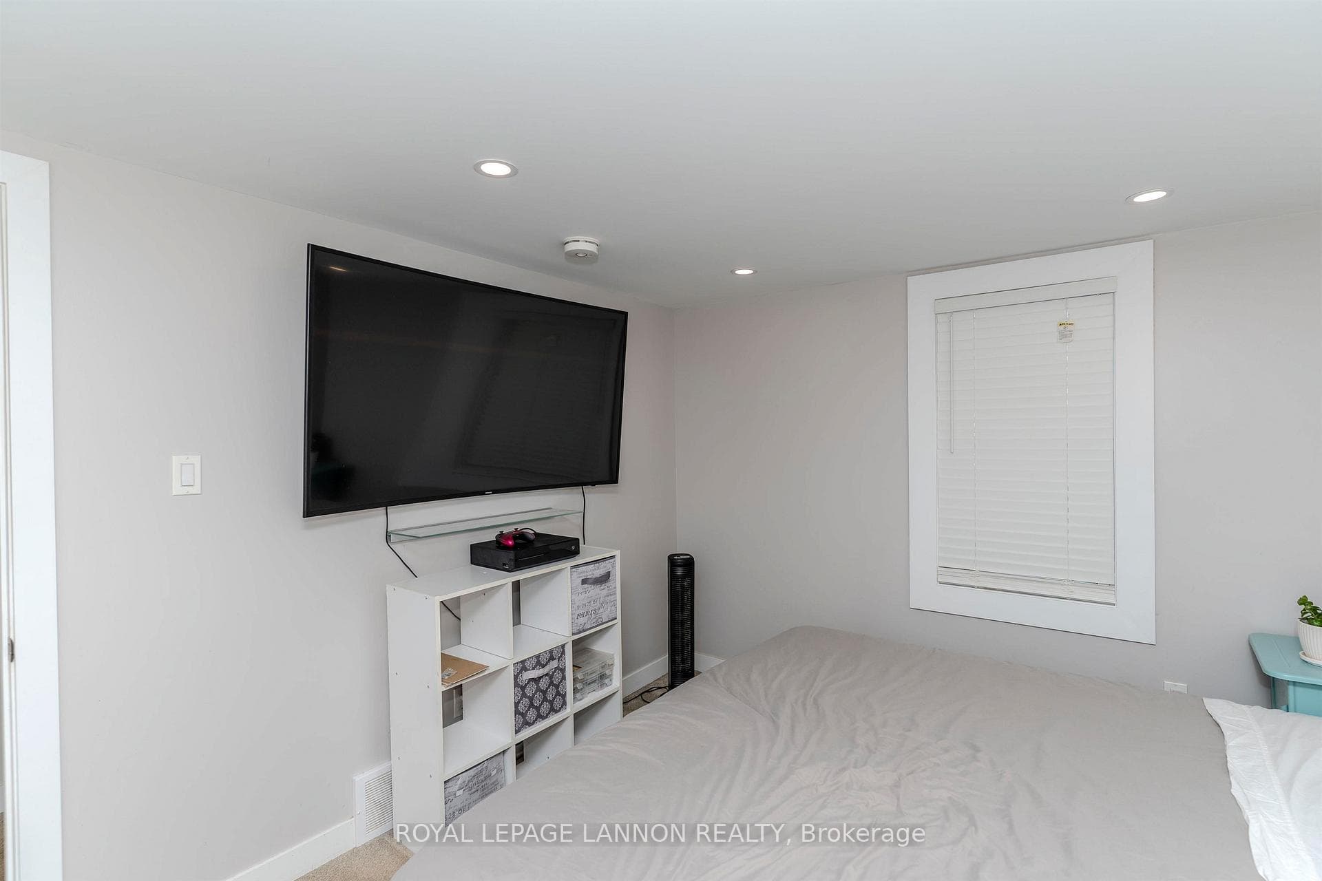 802 Gore Street photo 17