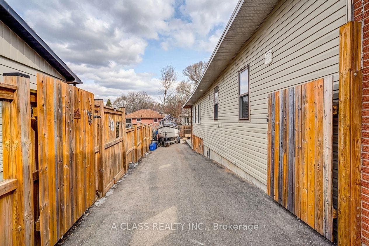 298 Annshiela Drive photo 4