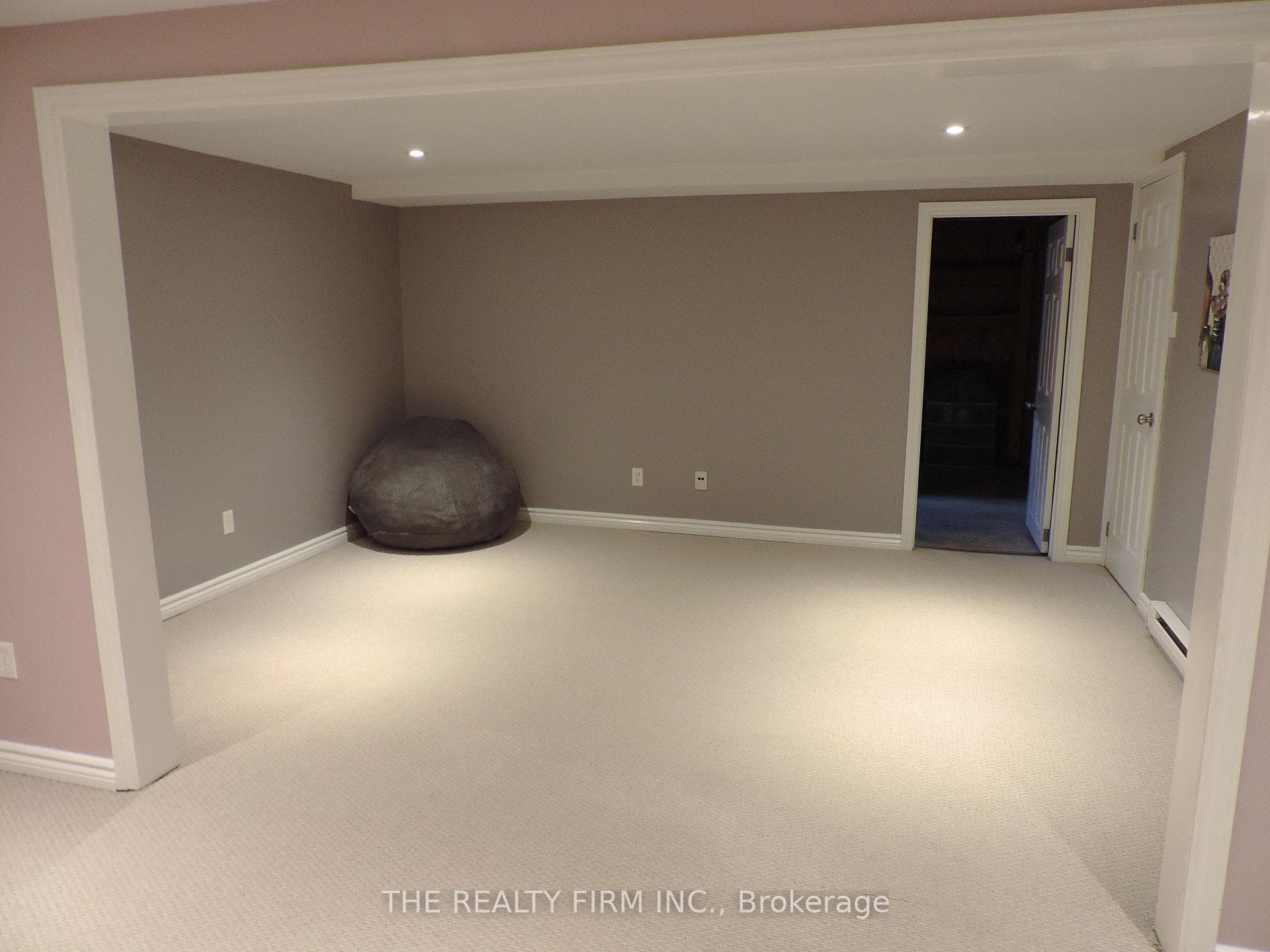 474 Southdale Road Unit 33 photo 22