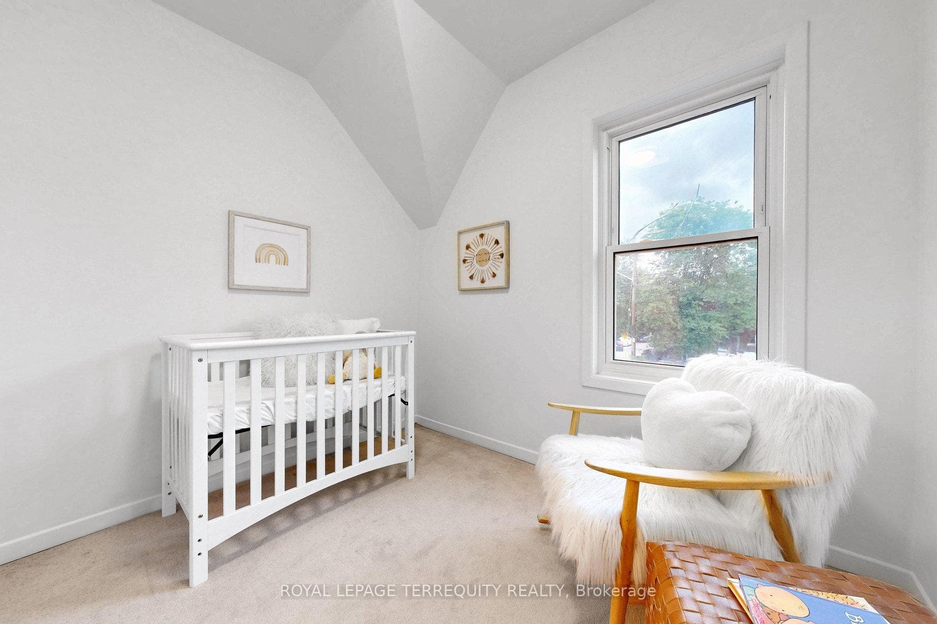 372 St Johns Road photo 19