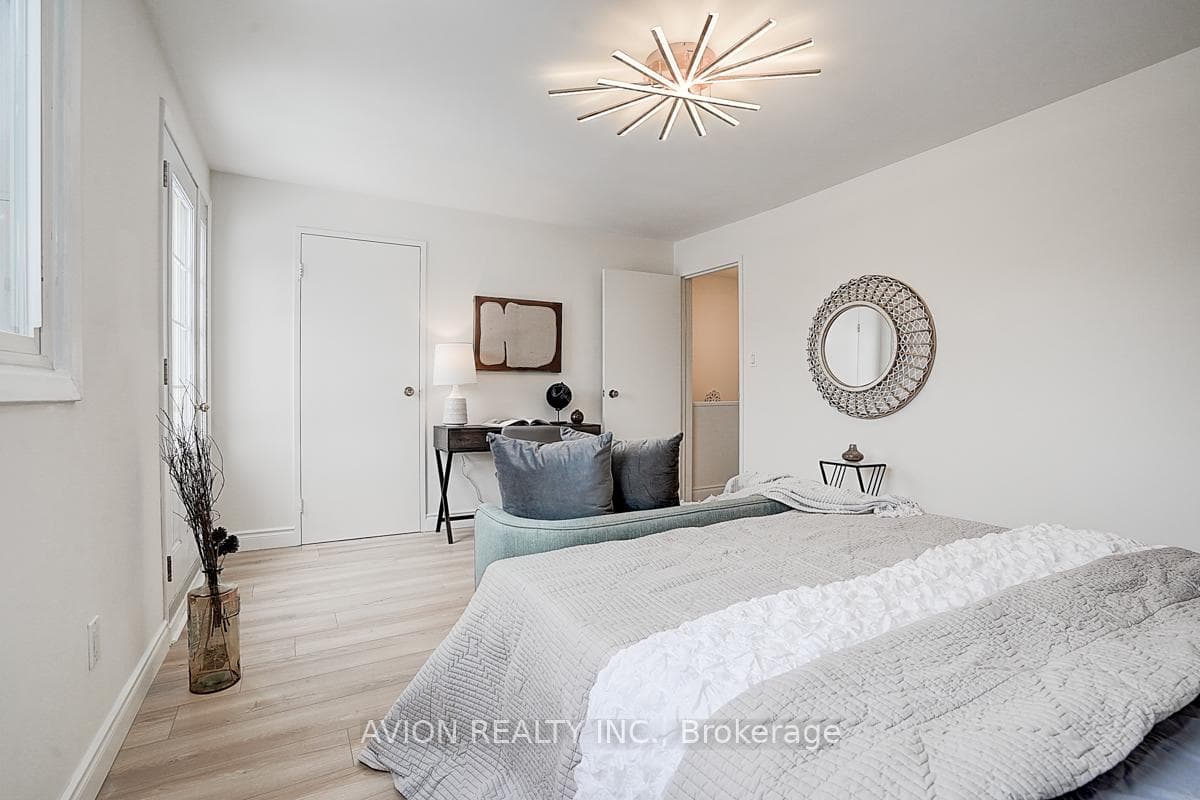 250 Sprucewood Court photo 13