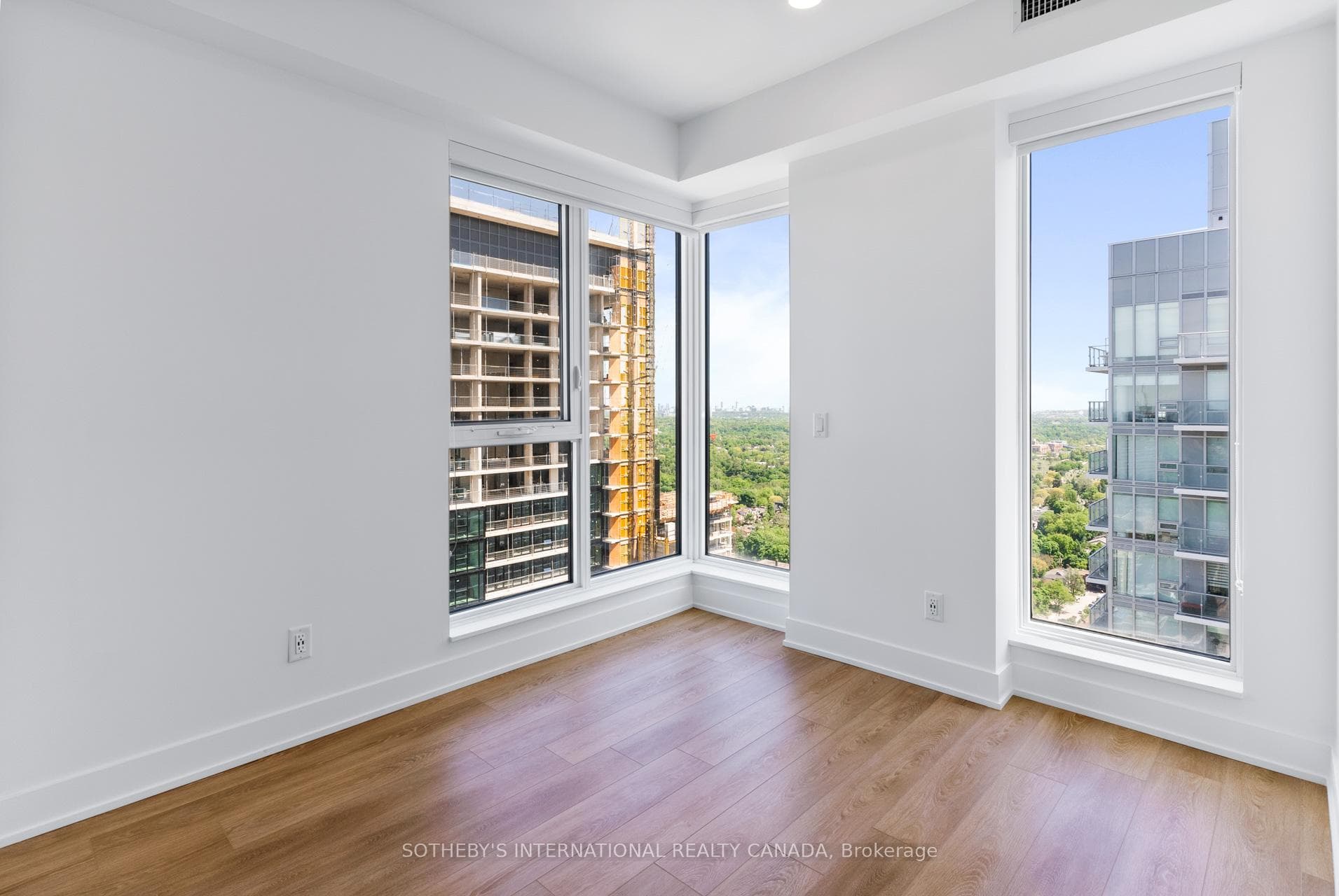 200 Redpath Avenue Unit 2701 photo 12