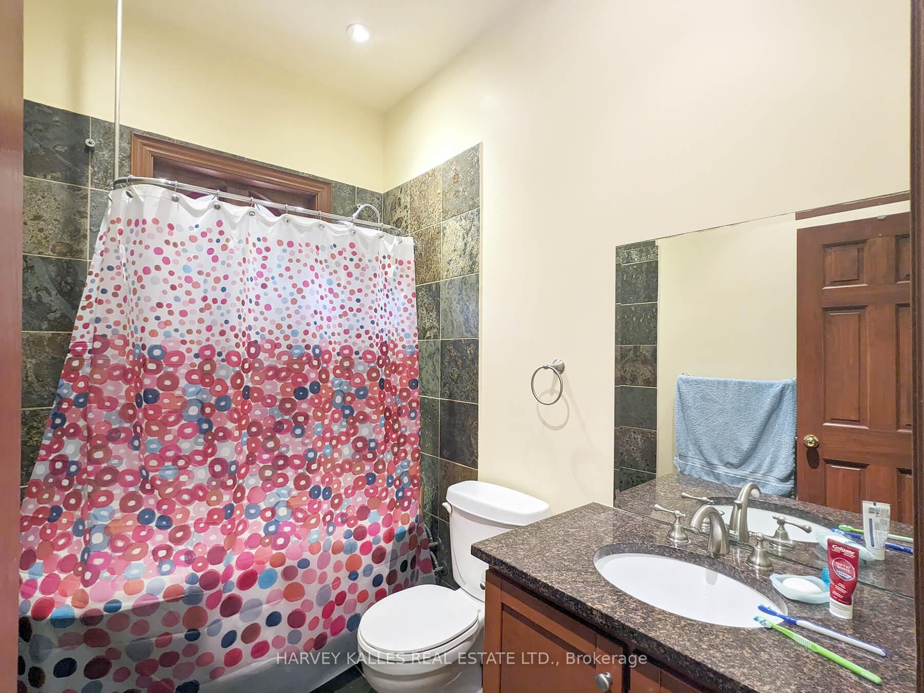 37 Metcalfe Street Unit 4 photo 16