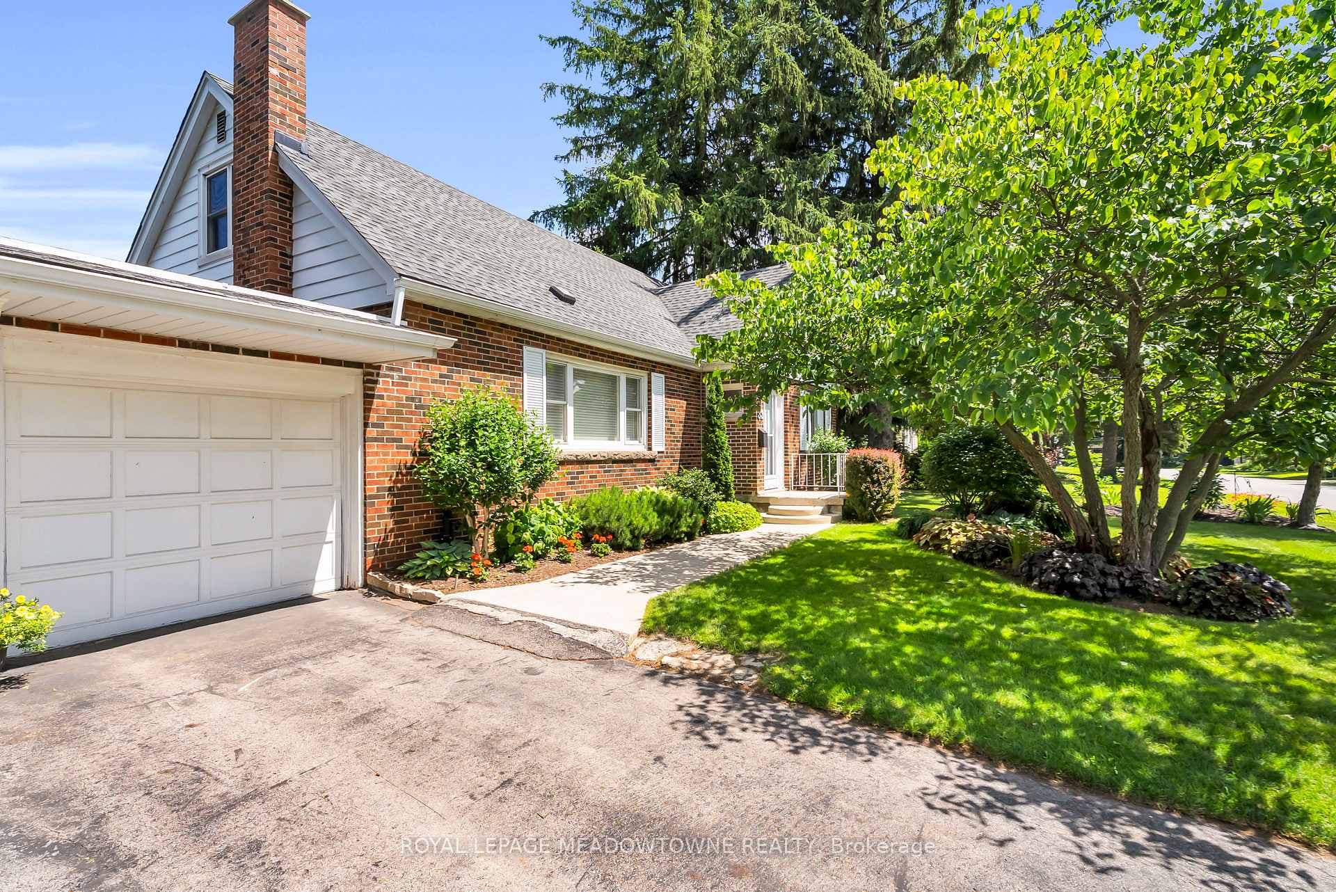33 Parker Avenue photo 3