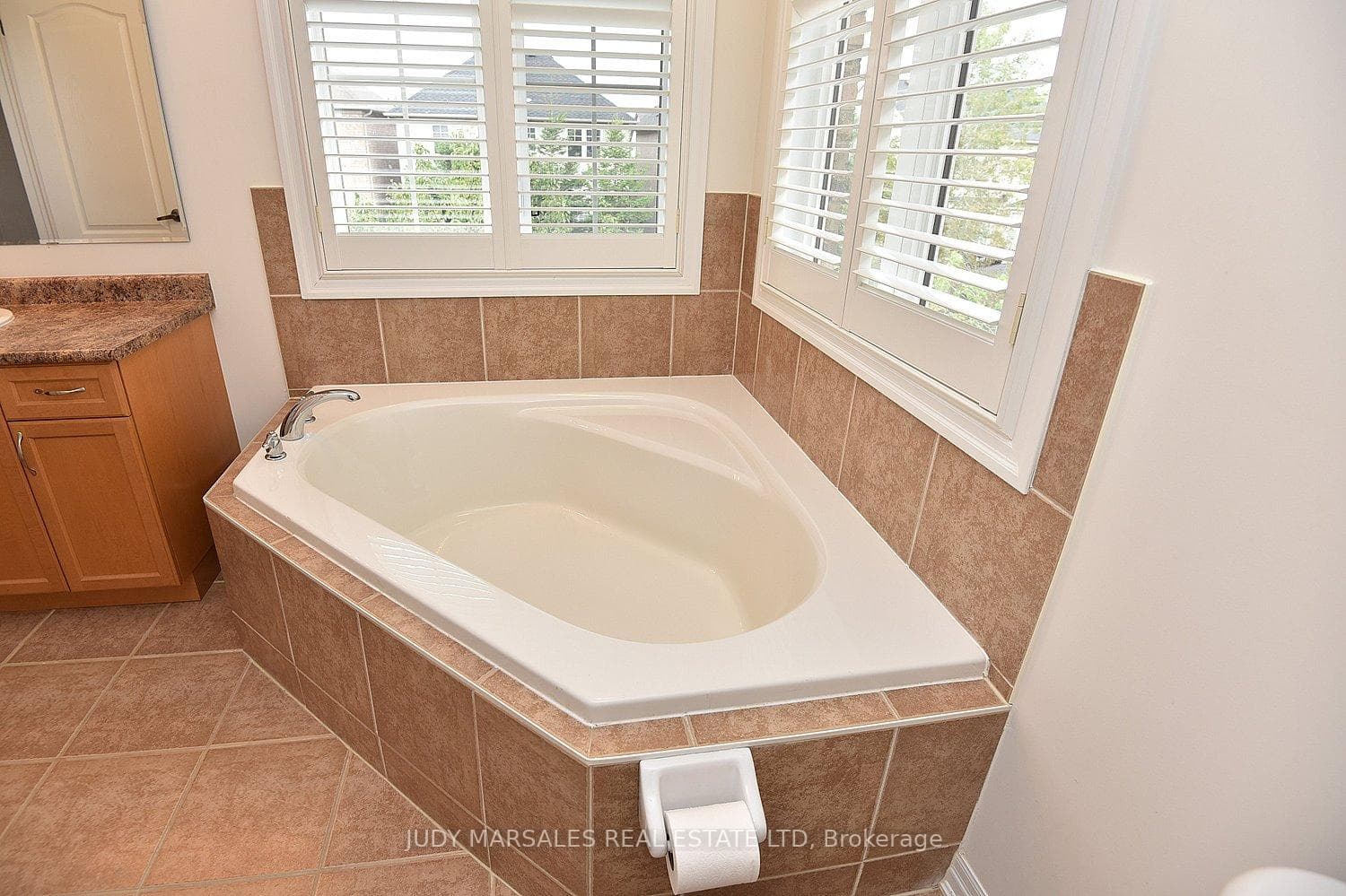 204 Montreal Circle photo 24