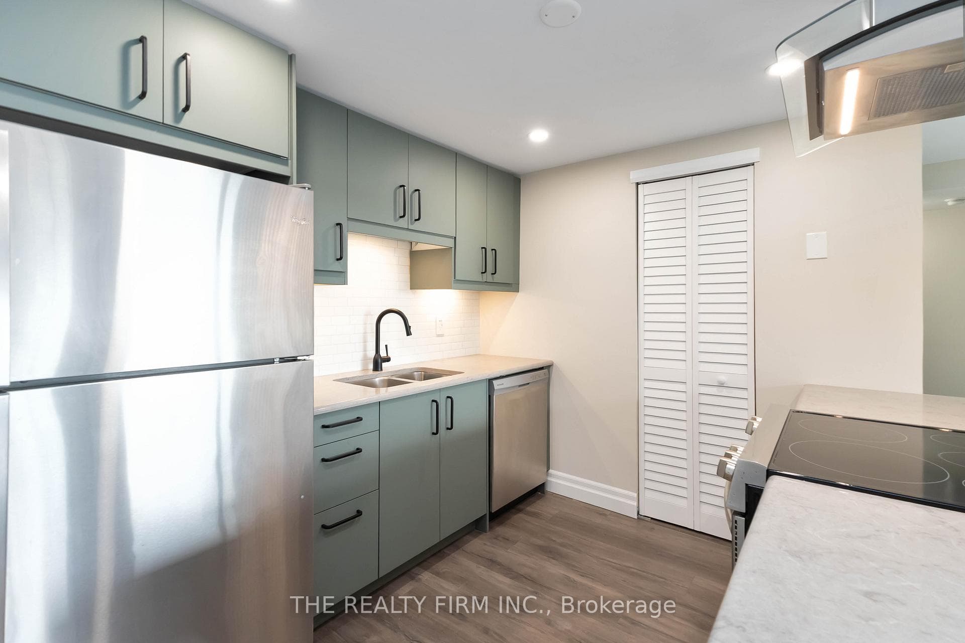 155 Kent Street Unit 1405 photo 11