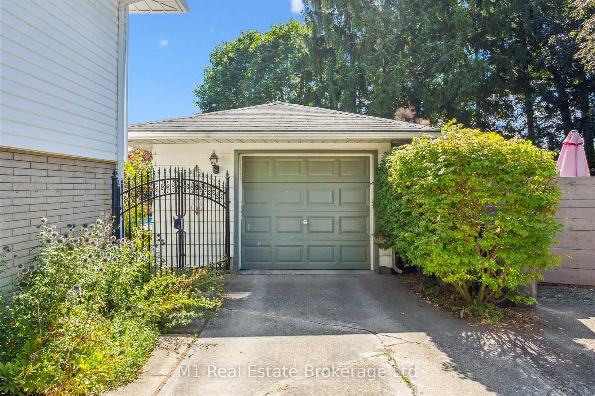 21 Gladstone Avenue photo 42