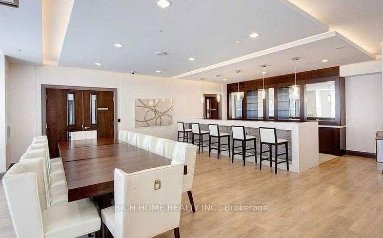 7165 Yonge Street Unit 1205 photo 10