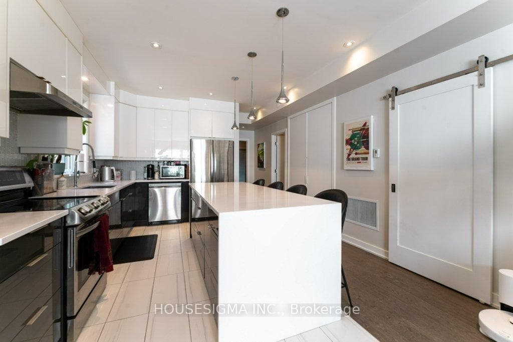 167 Quebec Avenue Unit Unit 3 photo 7