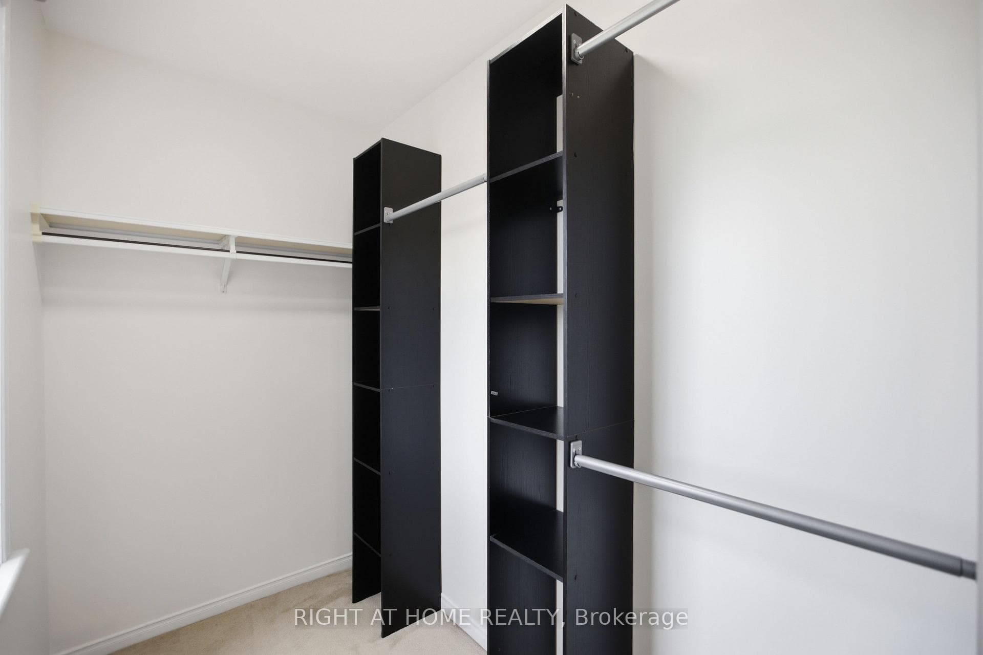 644 Kilbirnie Drive photo 28
