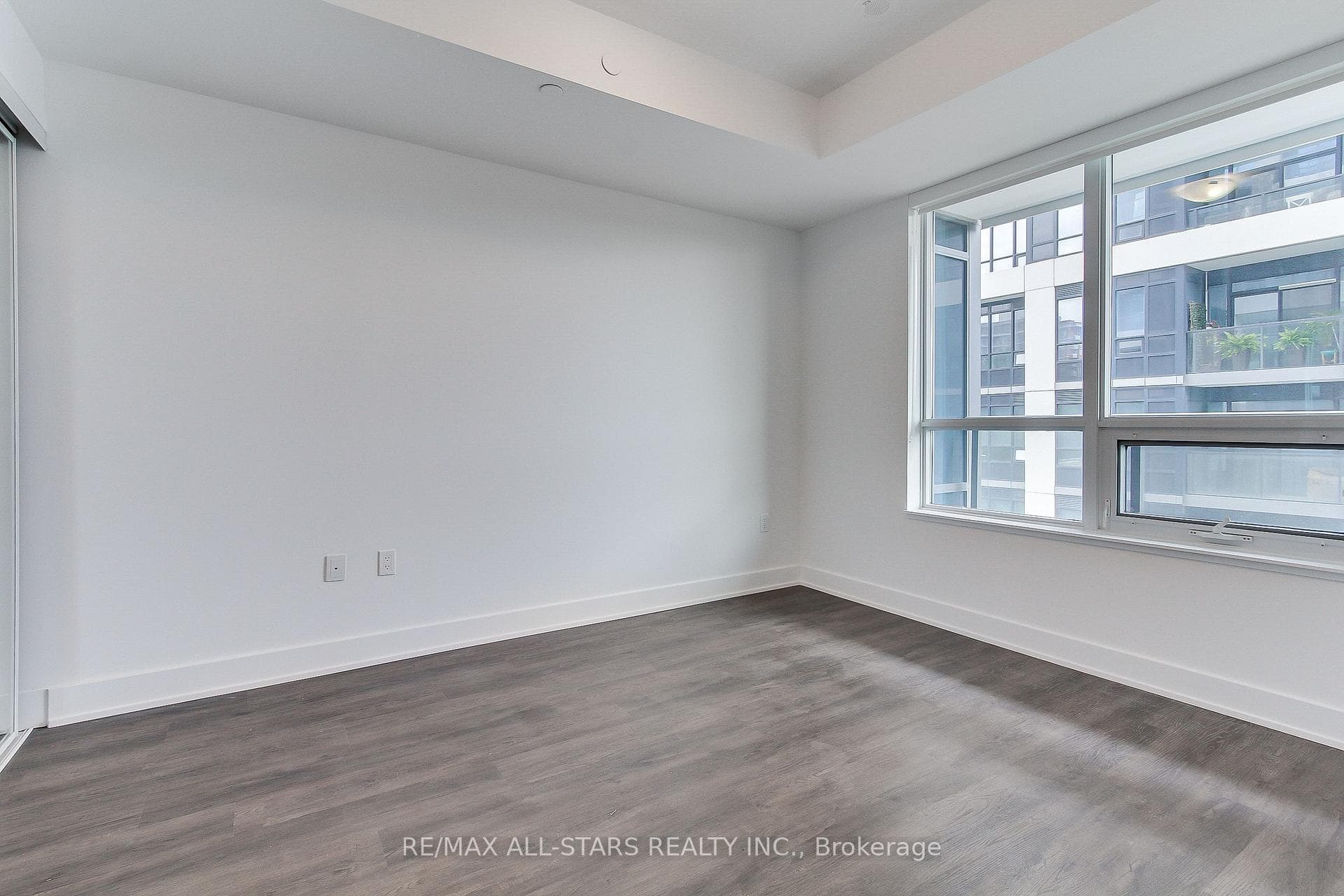 2 Teagarden Court Unit 303 photo 18
