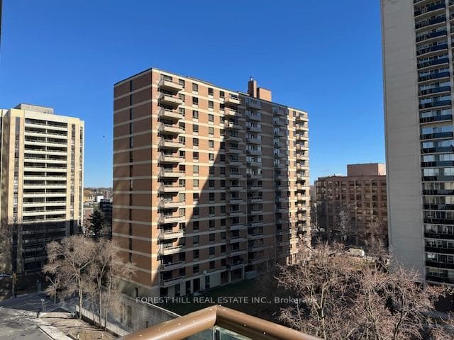 310 Tweedsmuir Avenue Unit 804 photo 18