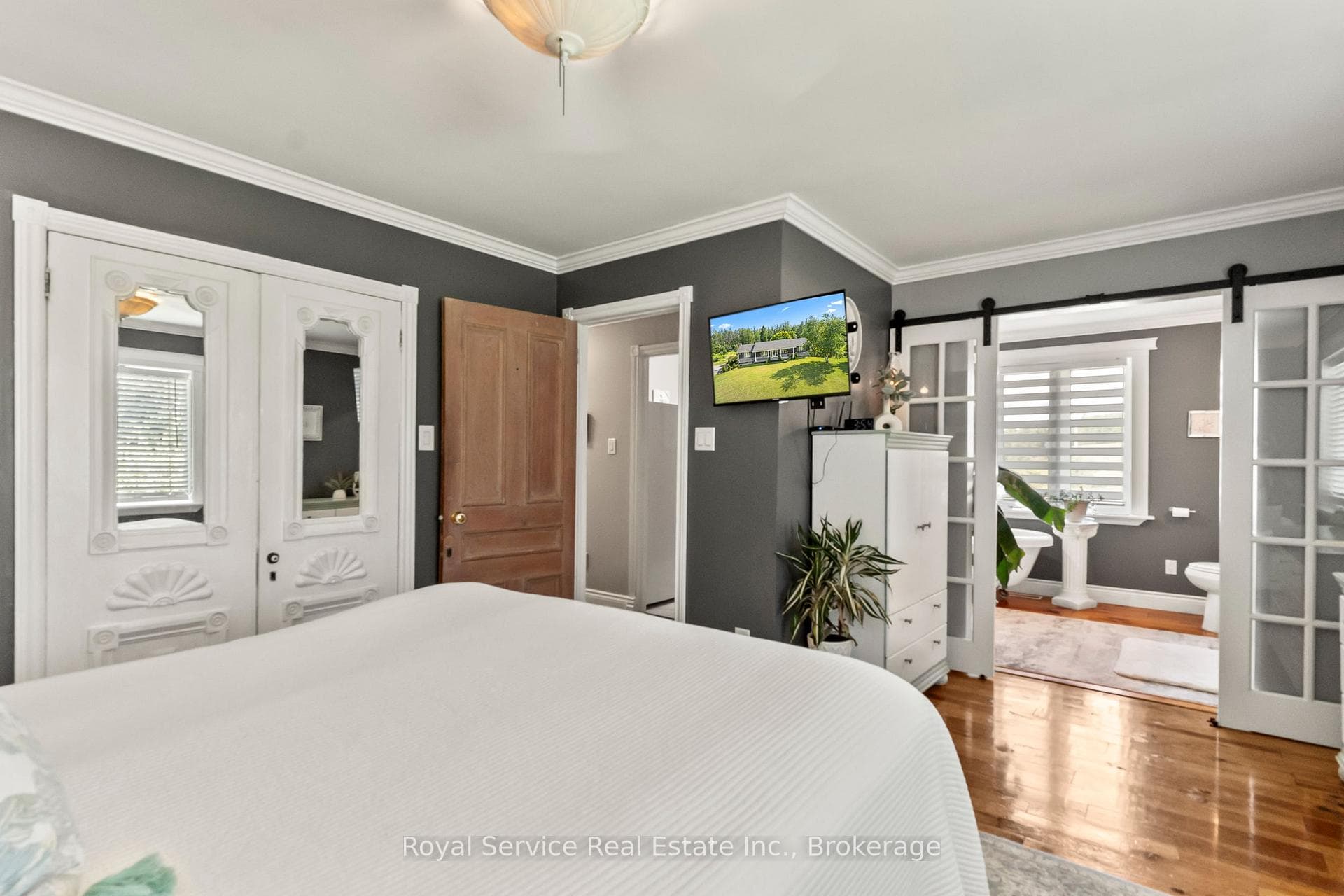 876 Hutchison Drive photo 20