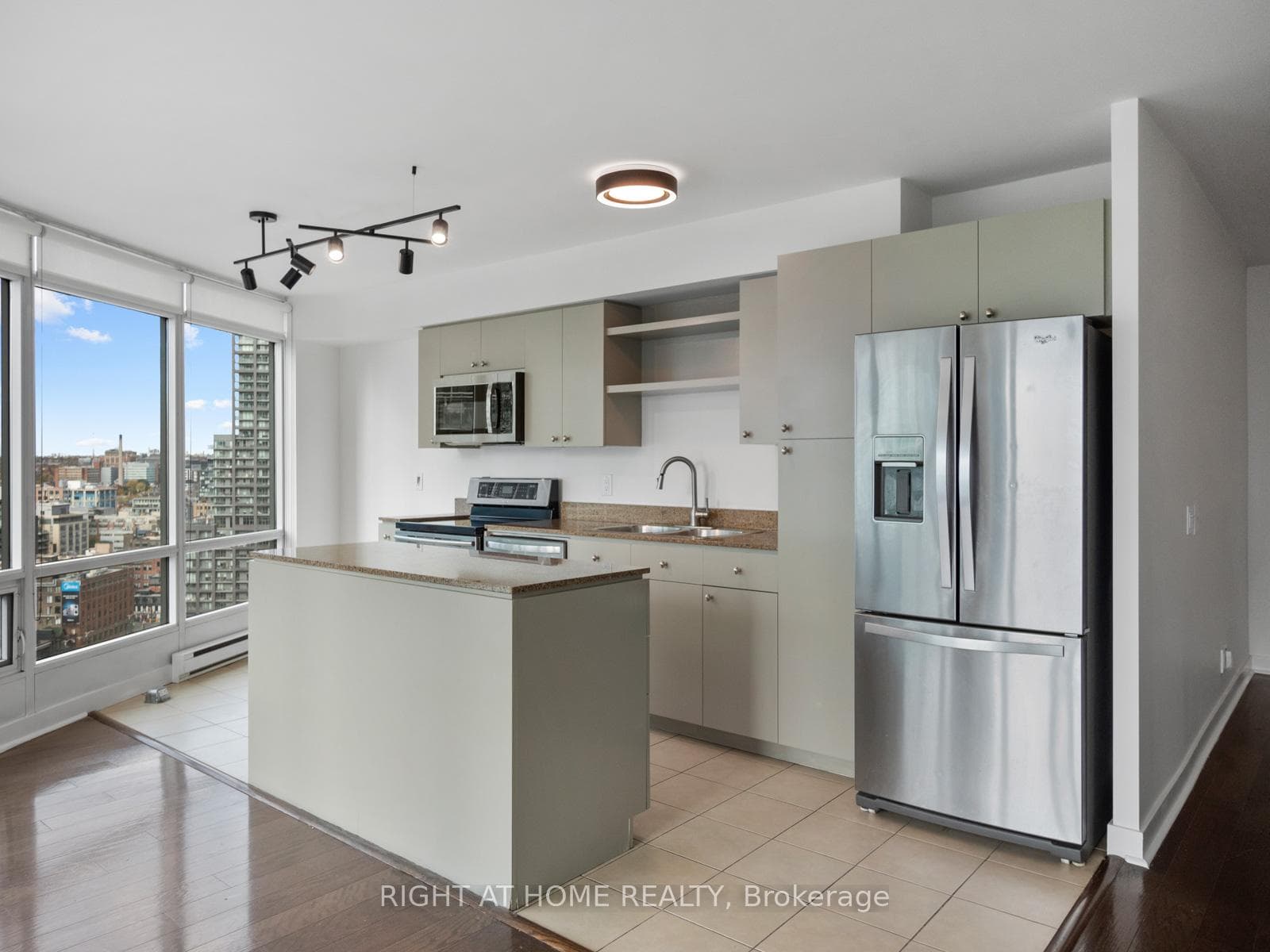 373 FRONT ST WEST Street Unit 2903 photo 17