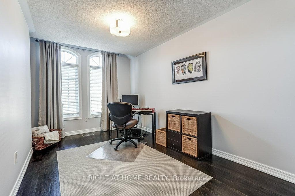 32 Crestbank Court photo 32