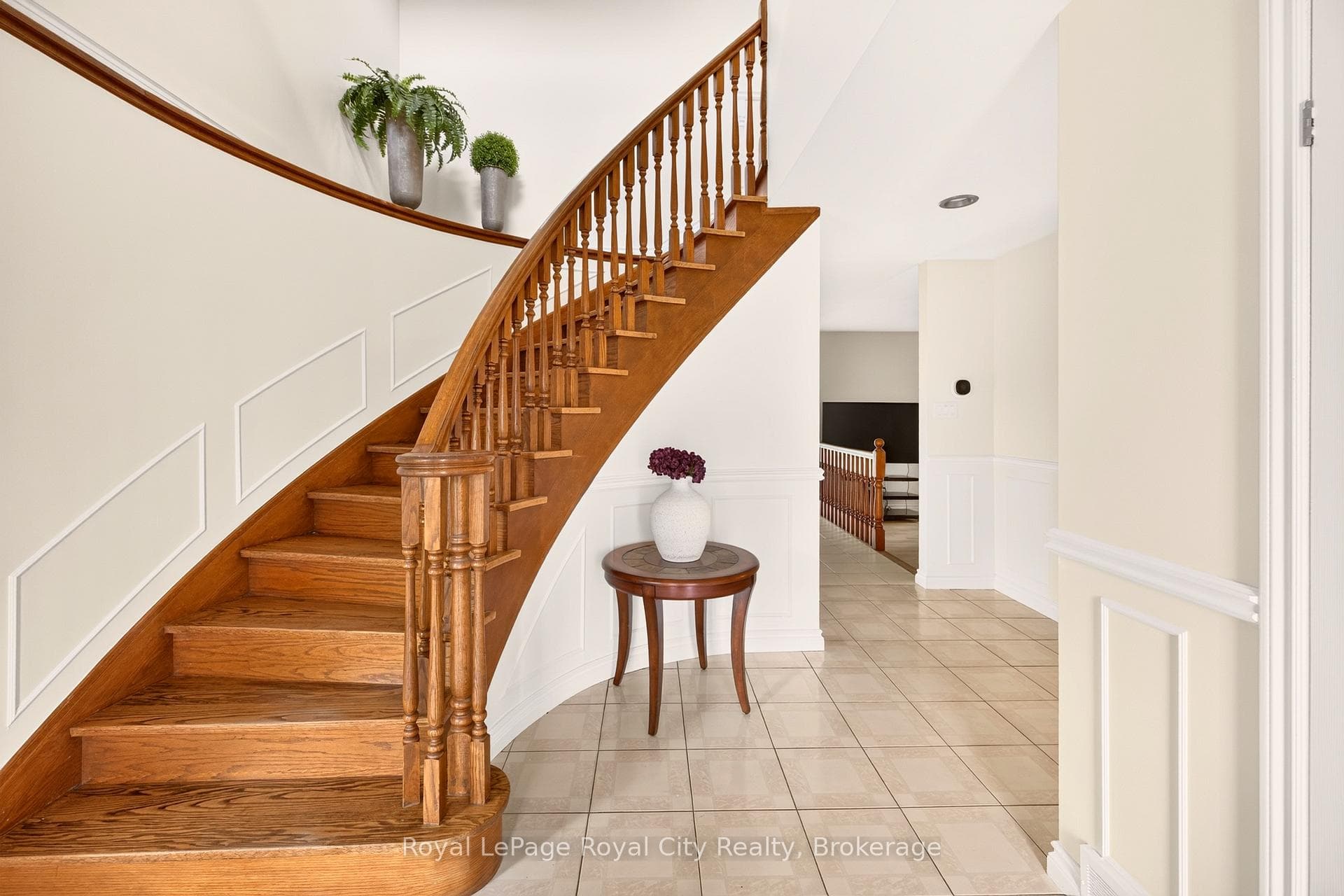 9 Darren Place photo 4