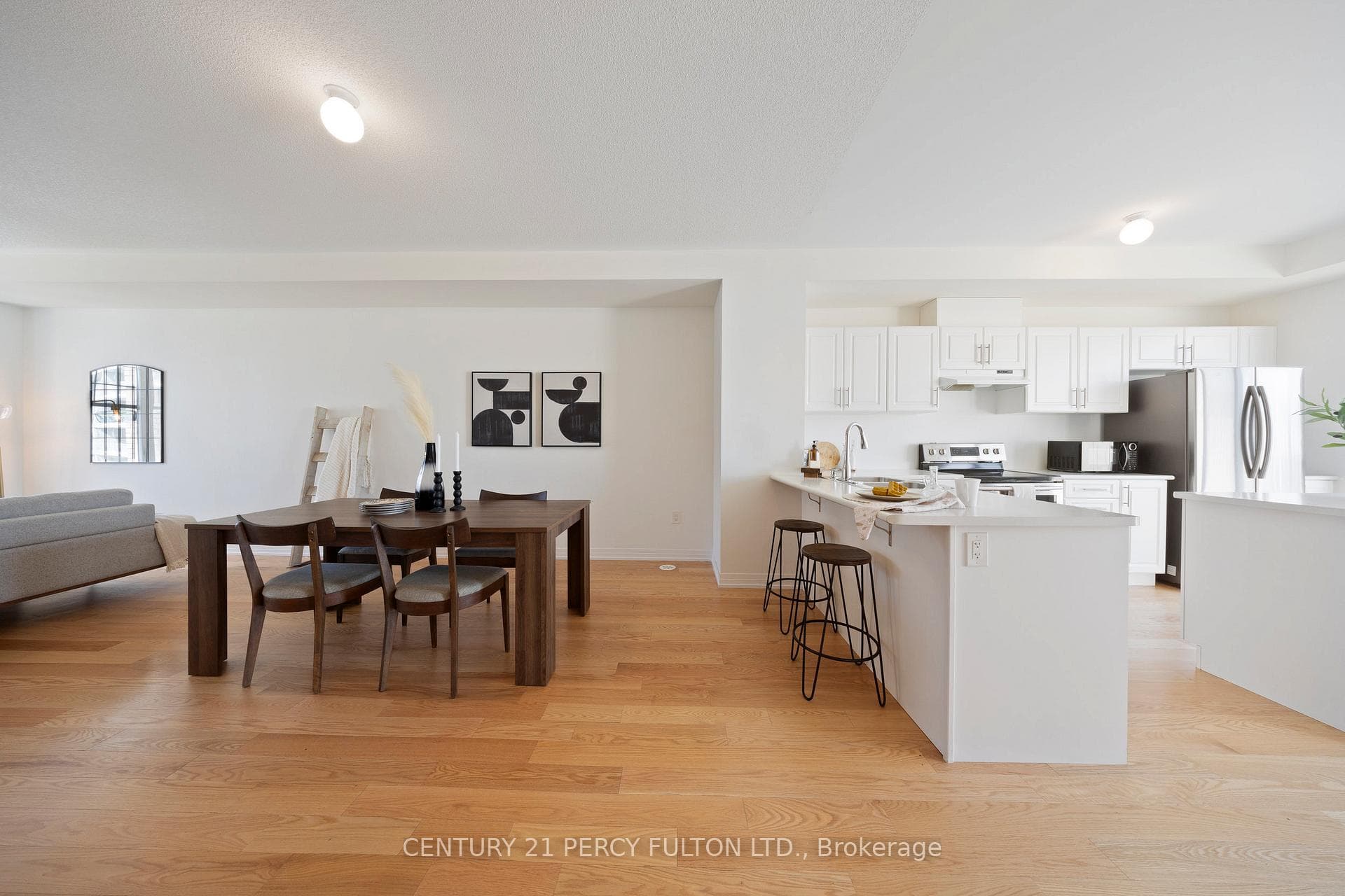 30 Clarington Boulevard photo 10