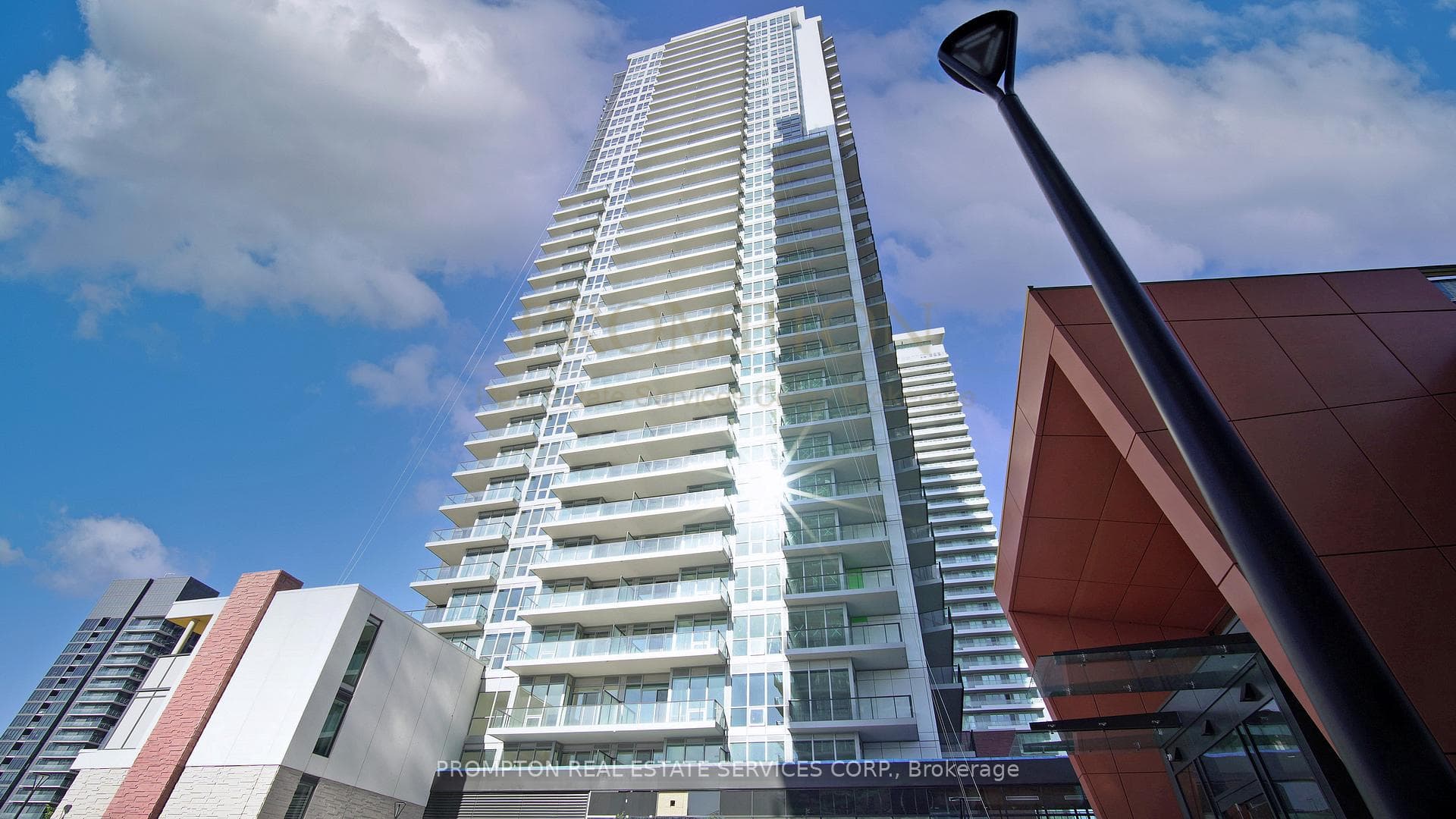 95 McMahon Drive Unit 2801 photo 3