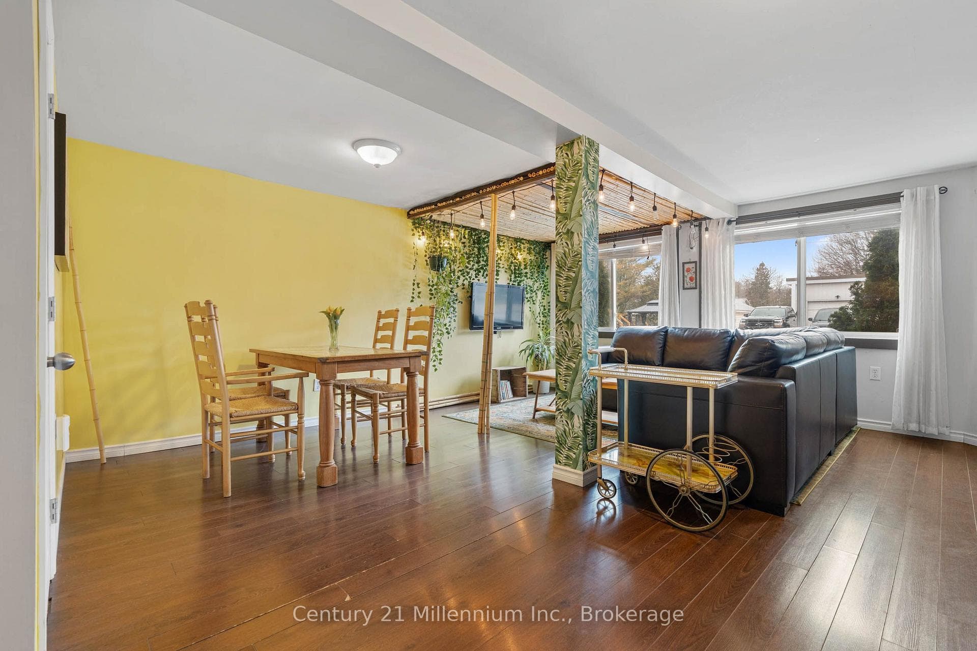 251 William Street photo 8