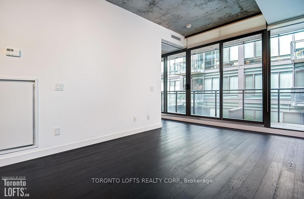 90 Broadview Avenue Unit 611 photo 8