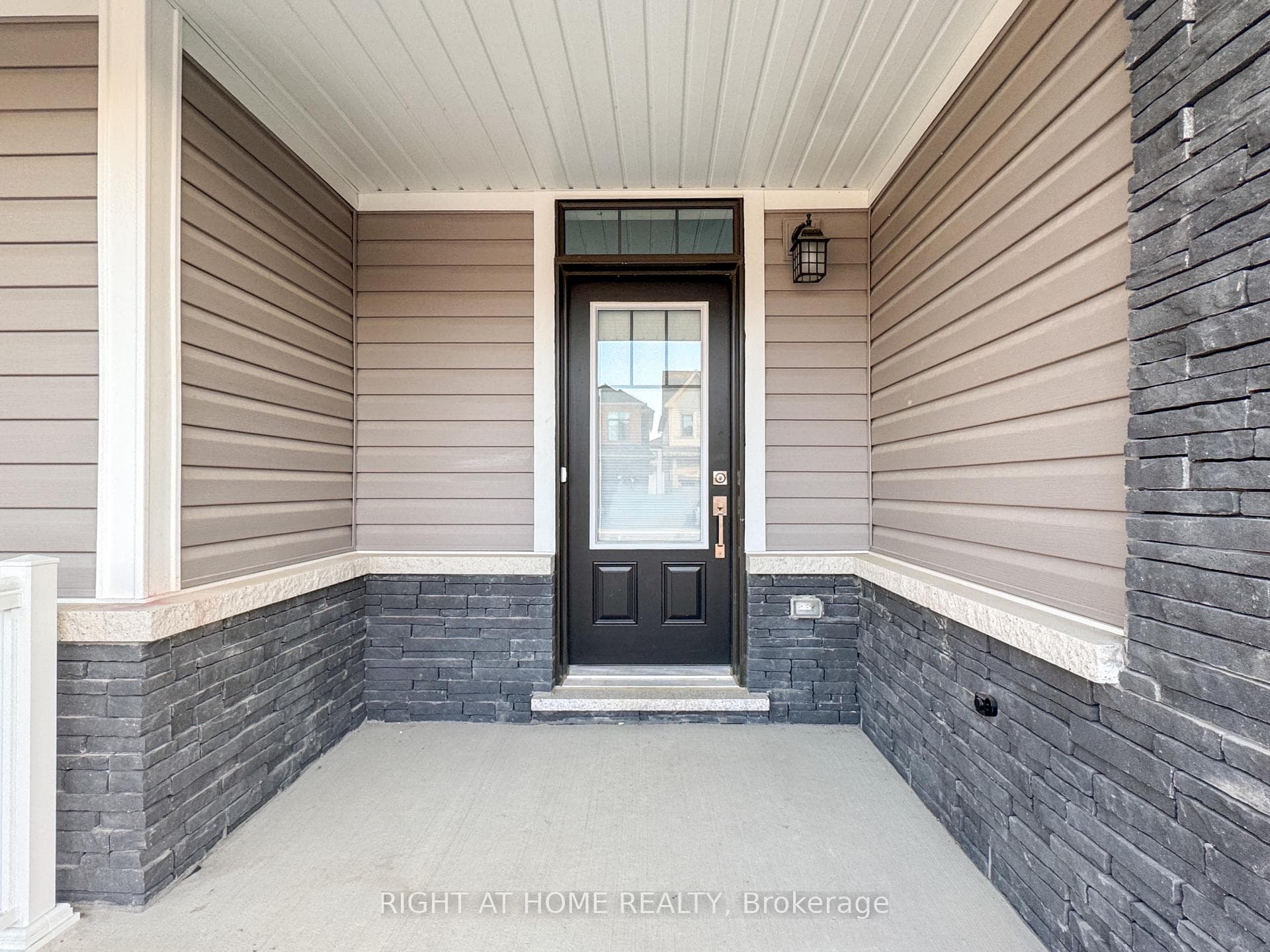 79 Brighton Lane photo 3