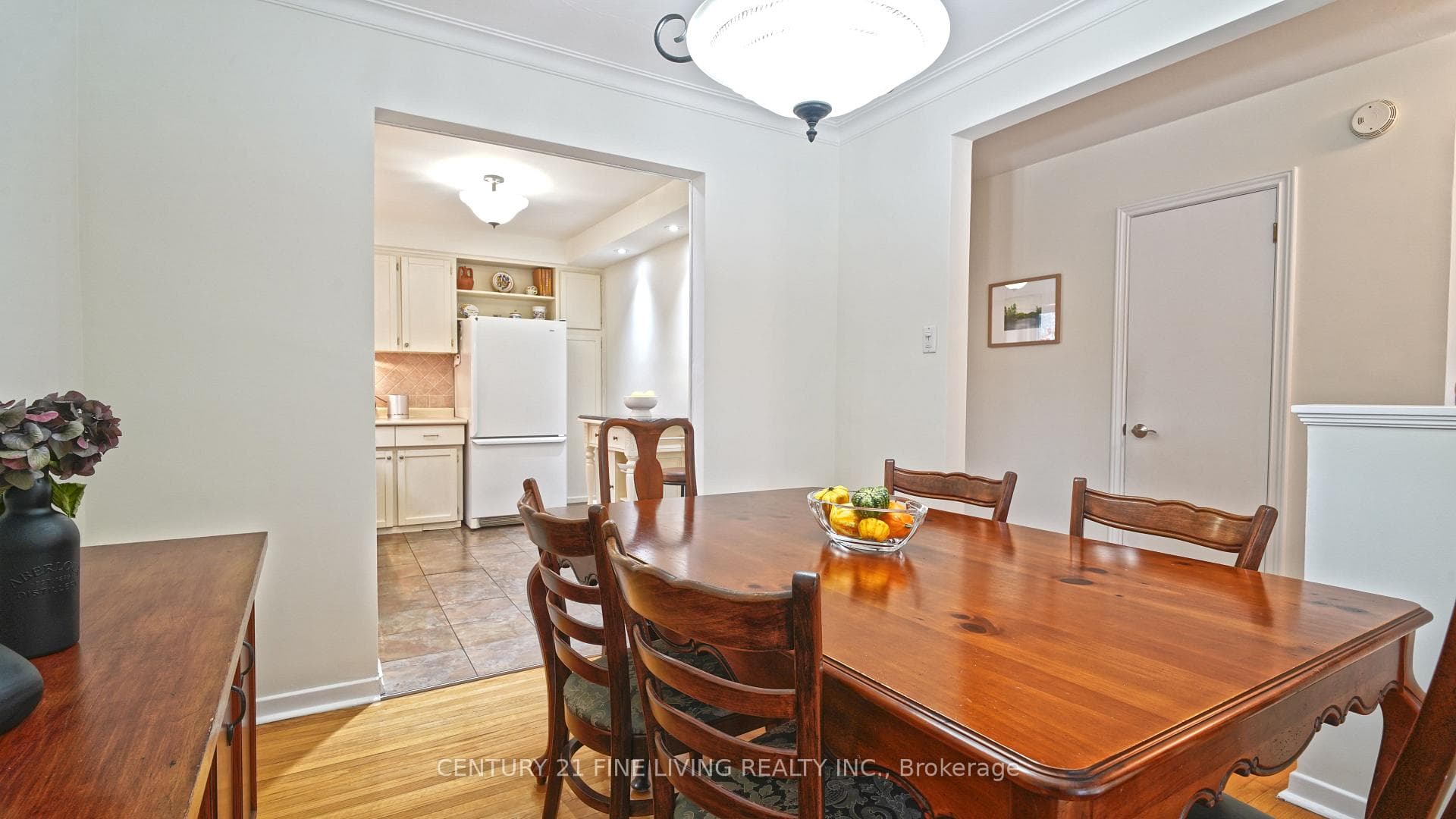 80 Amesbury Drive photo 3
