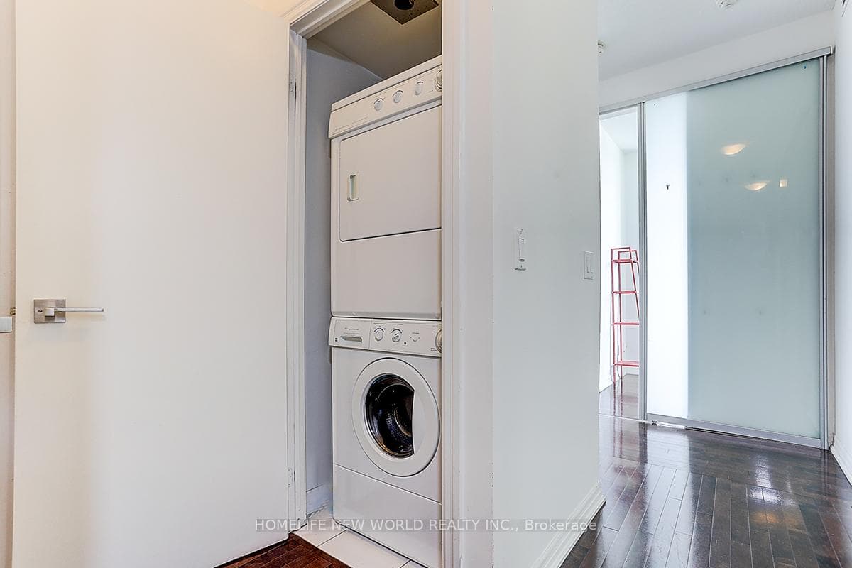 770 Bay Street Unit Ph506 photo 24