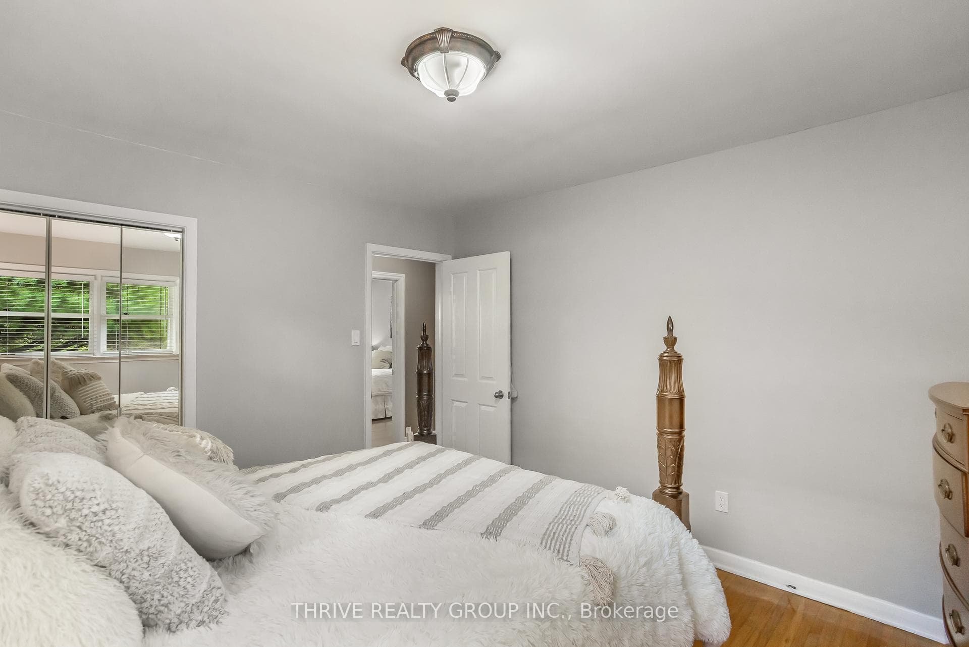 573 Lambton Street photo 16
