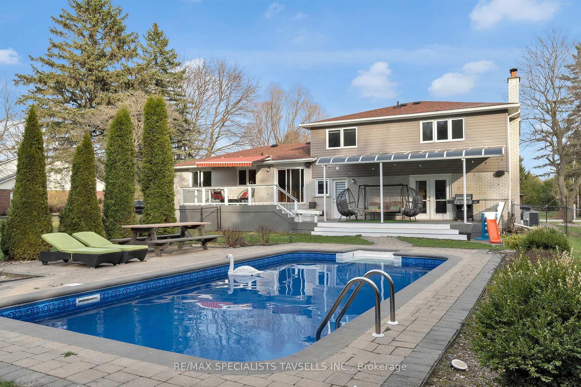 1677 Vaughan Drive photo 32