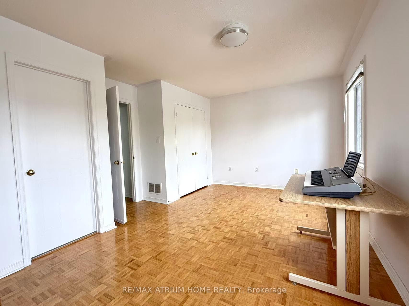 183 Hertford Crescent photo 13