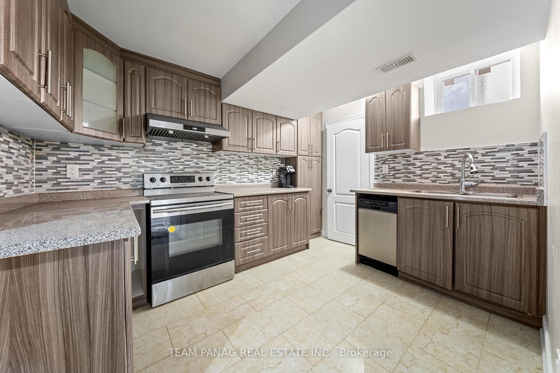 52 Mount Royal Circle photo 40