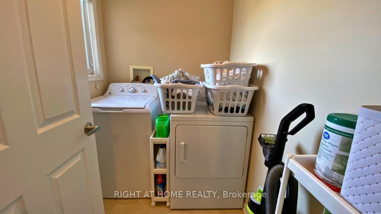 950 Whewell Trail photo 25