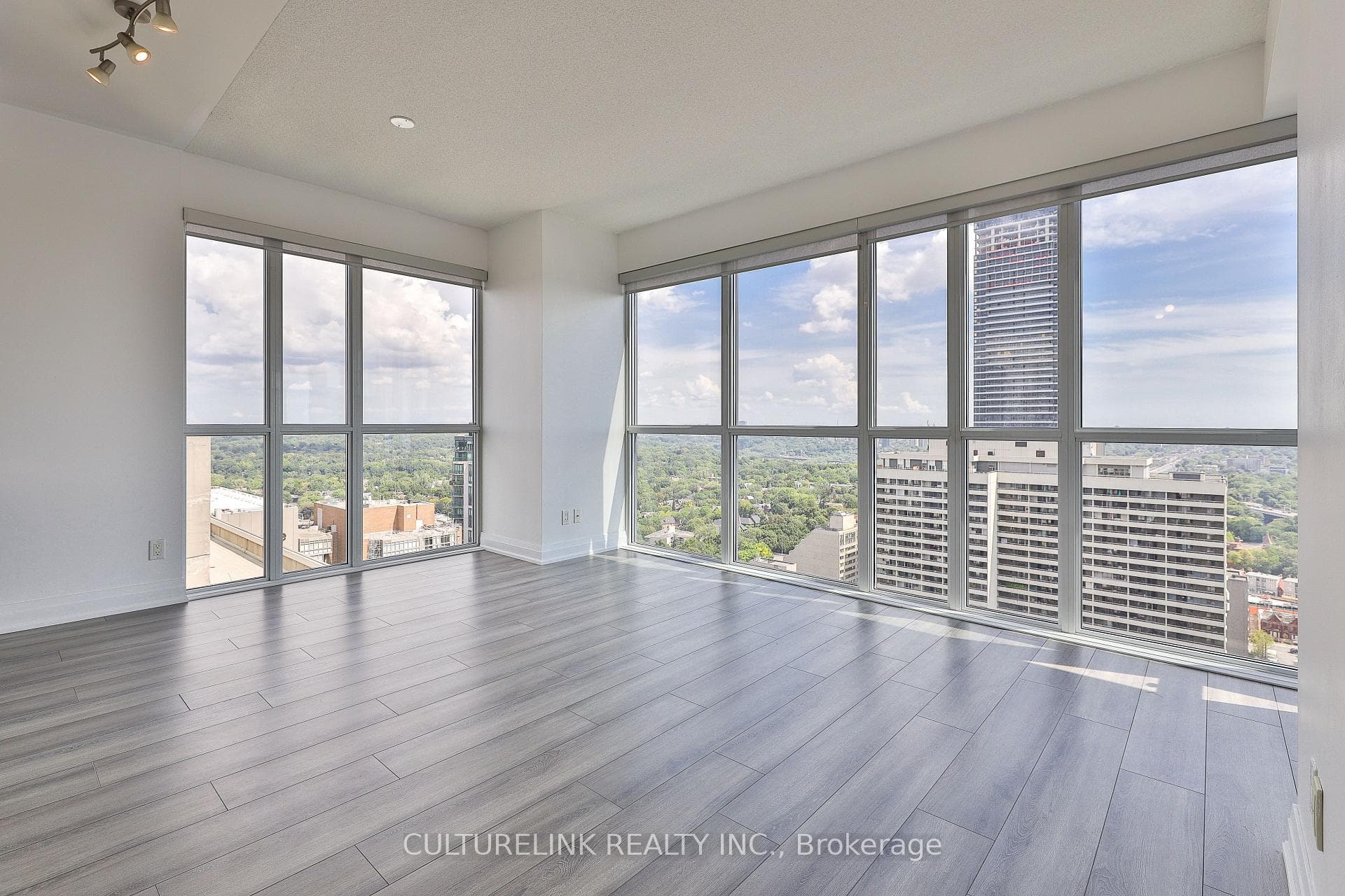 28 Ted Rogers Way Unit 3111 photo 14