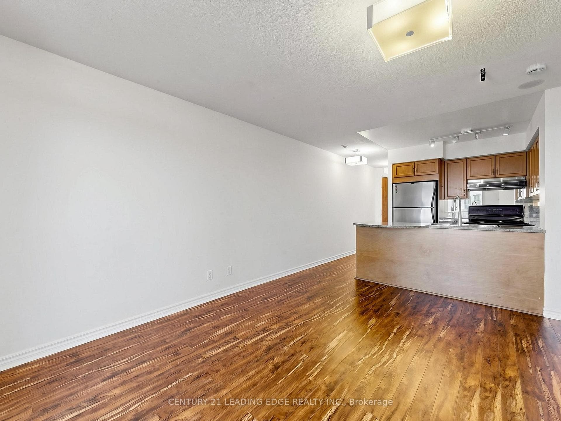 18 Kenaston Garden Unit 1601 photo 13