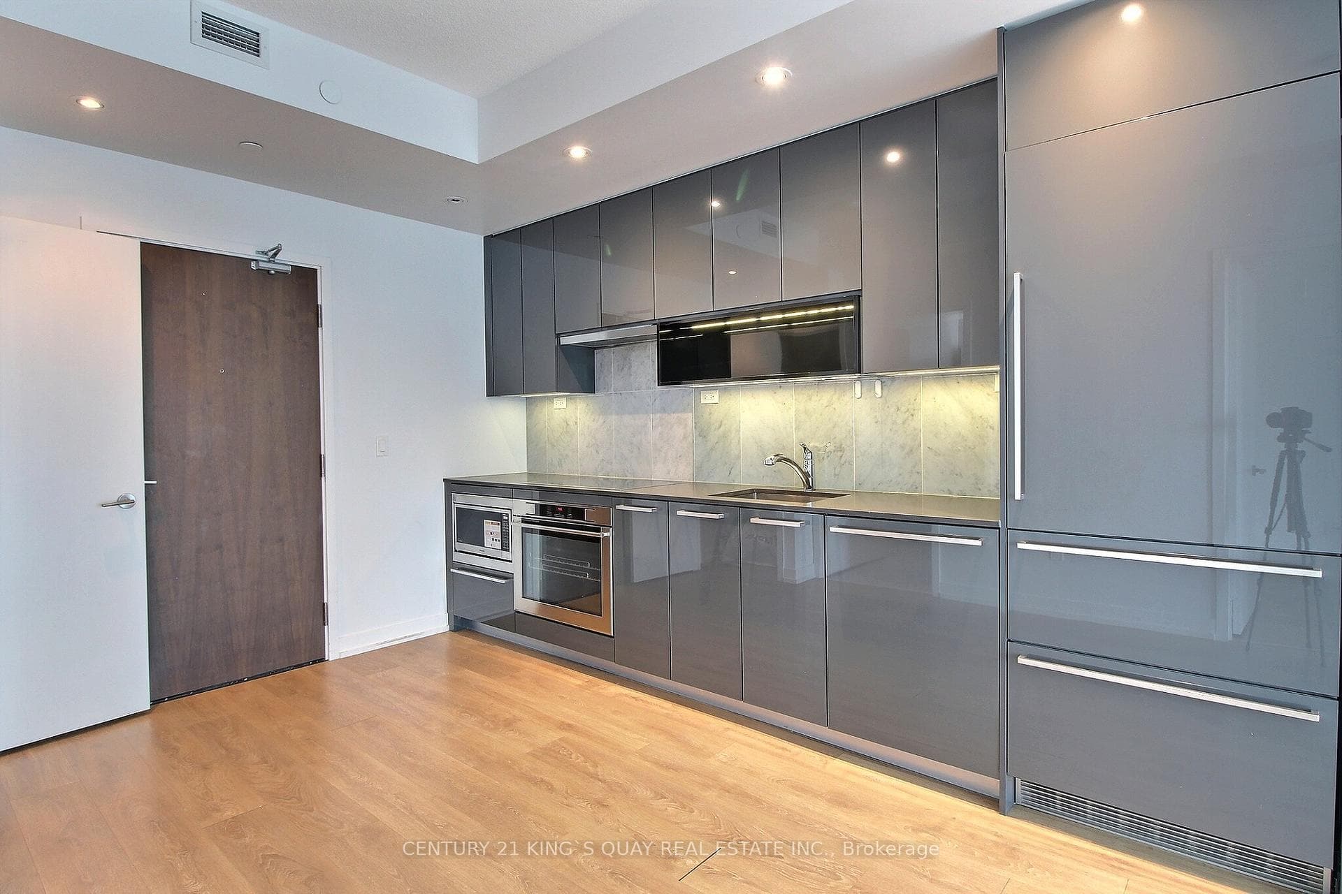 117 McMahon Drive Unit 2905 photo 3