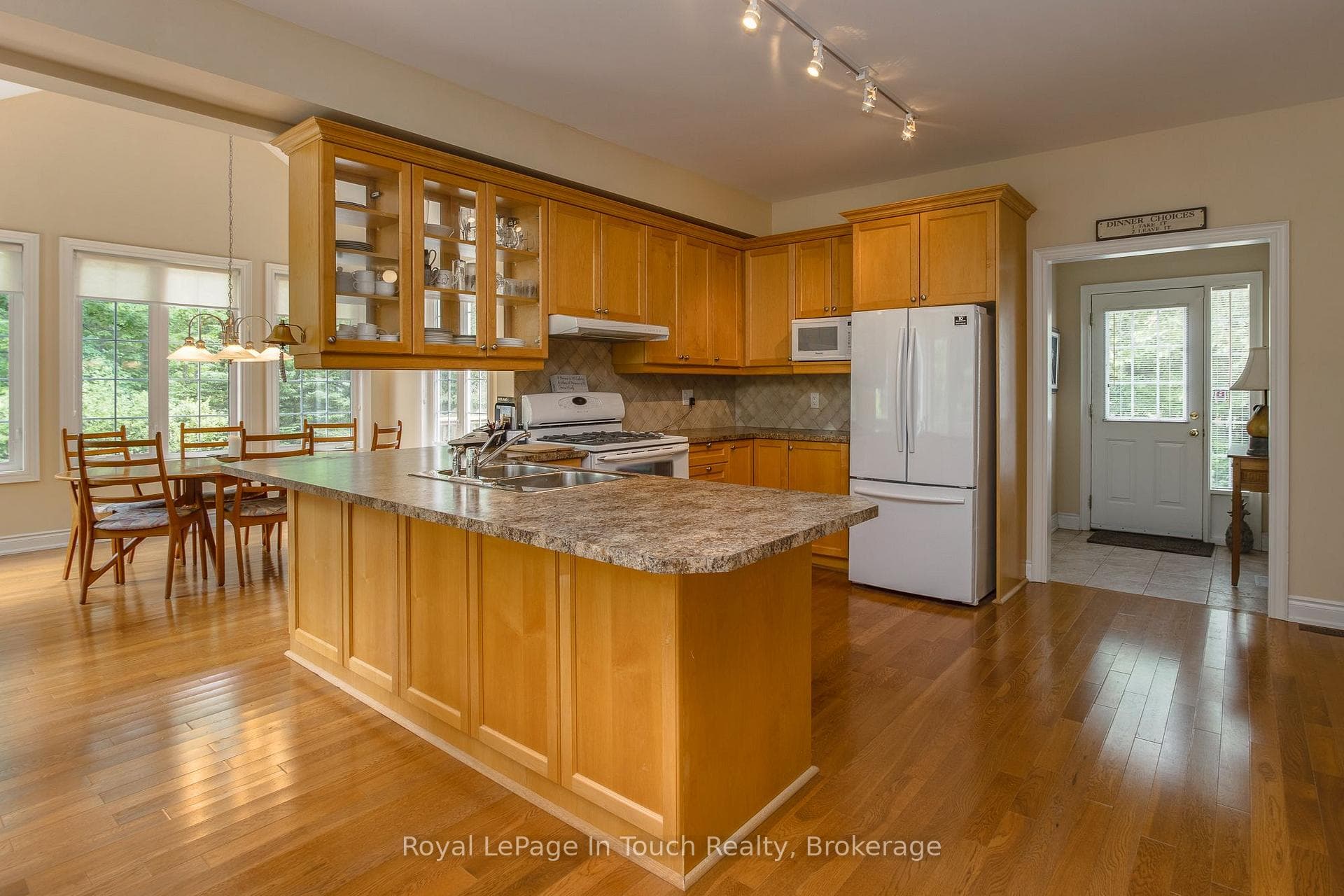 8 Woodward Drive photo 20