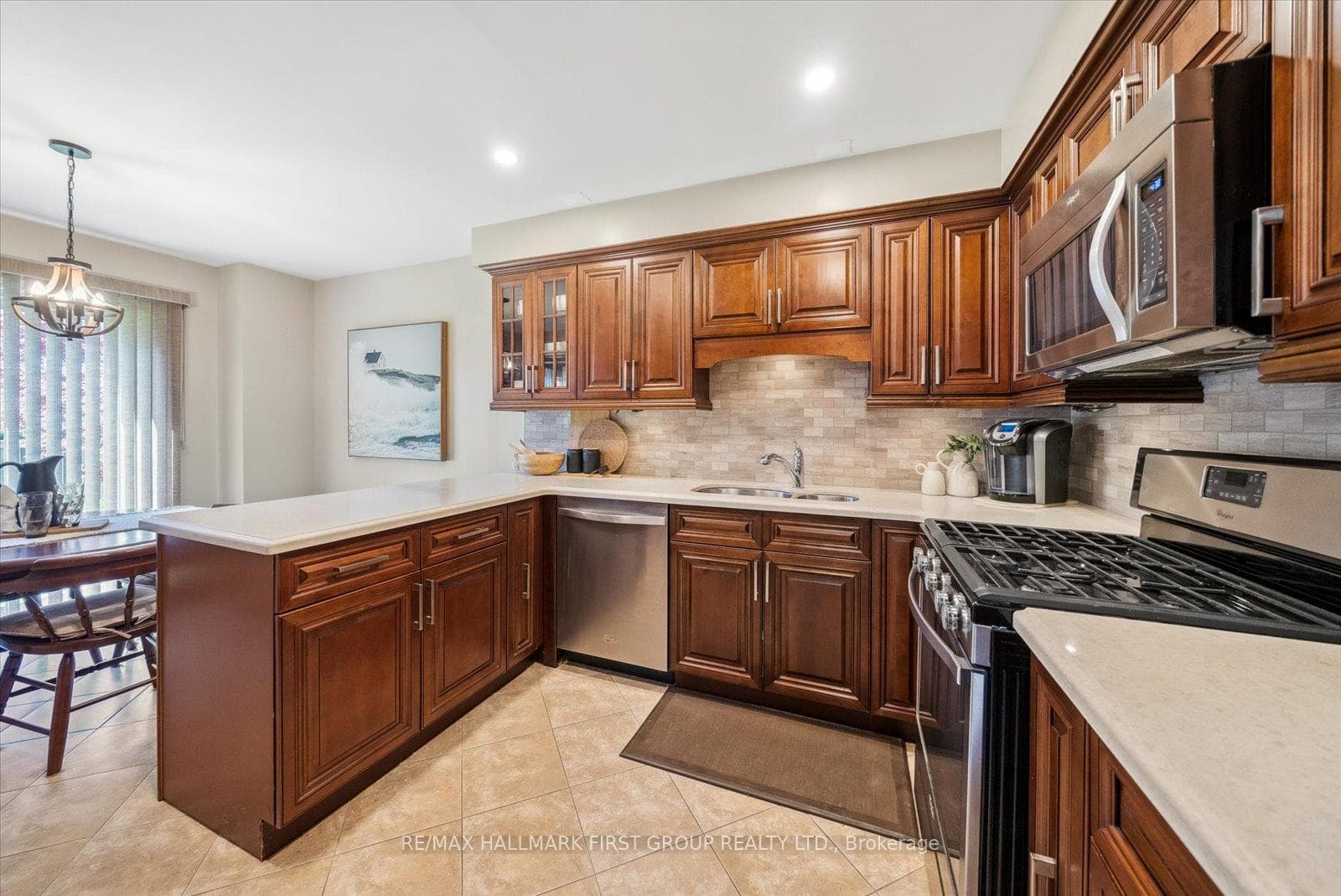 10 Barnes Drive photo 8
