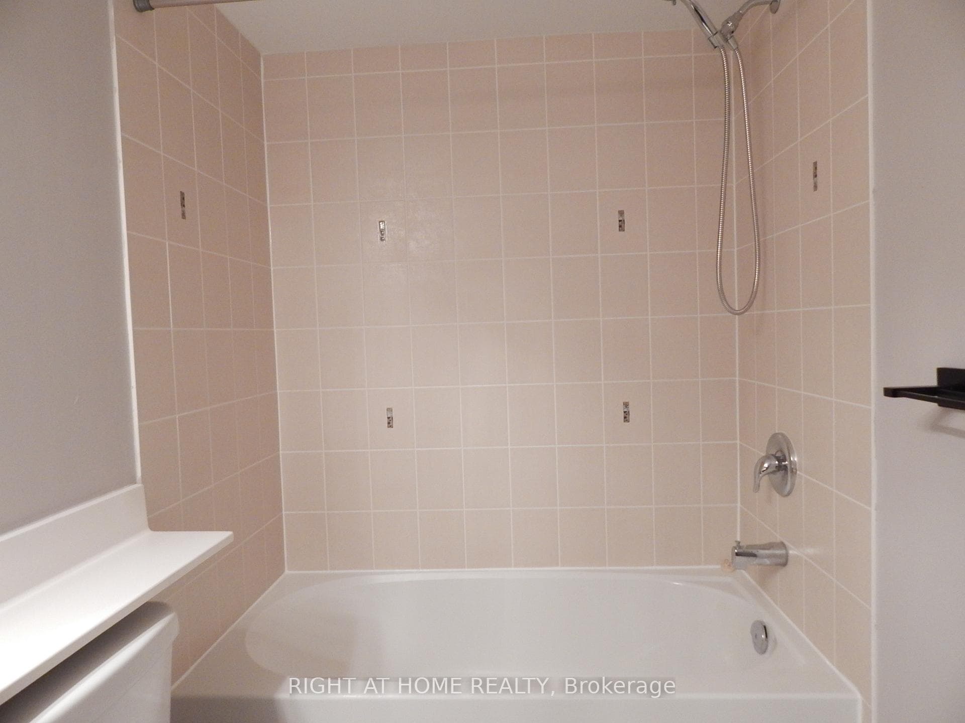 2492 Post Road Unit 12 photo 28