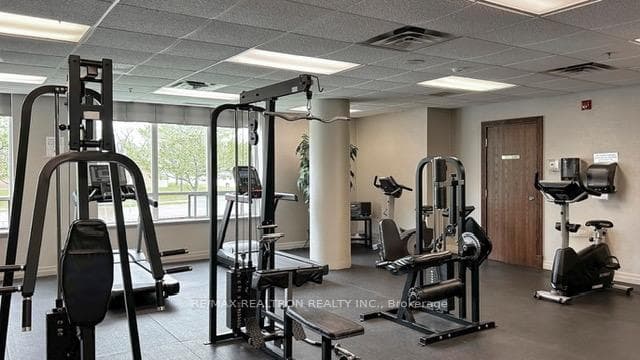 11 Oneida Crescent Unit PH10 photo 45