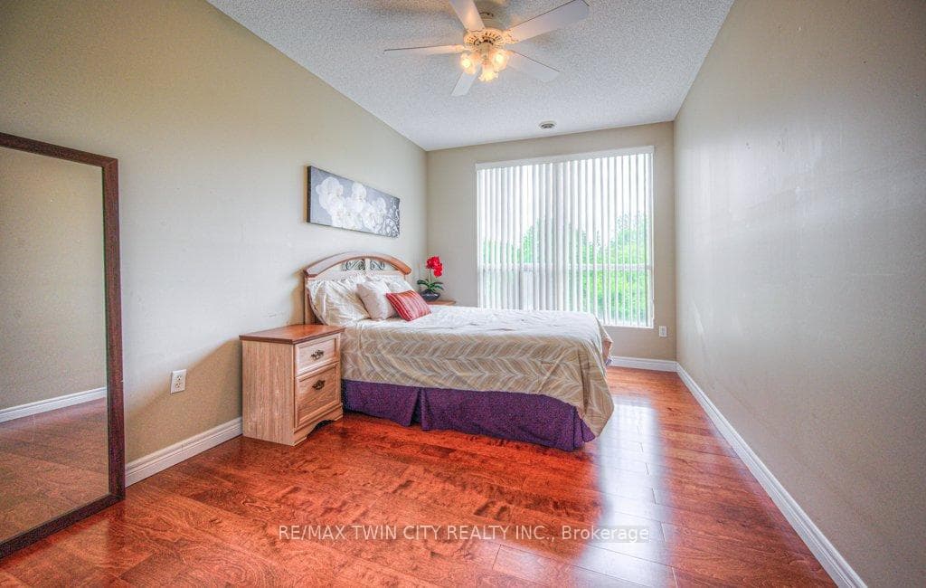 255 Keats Way Unit 404 photo 7