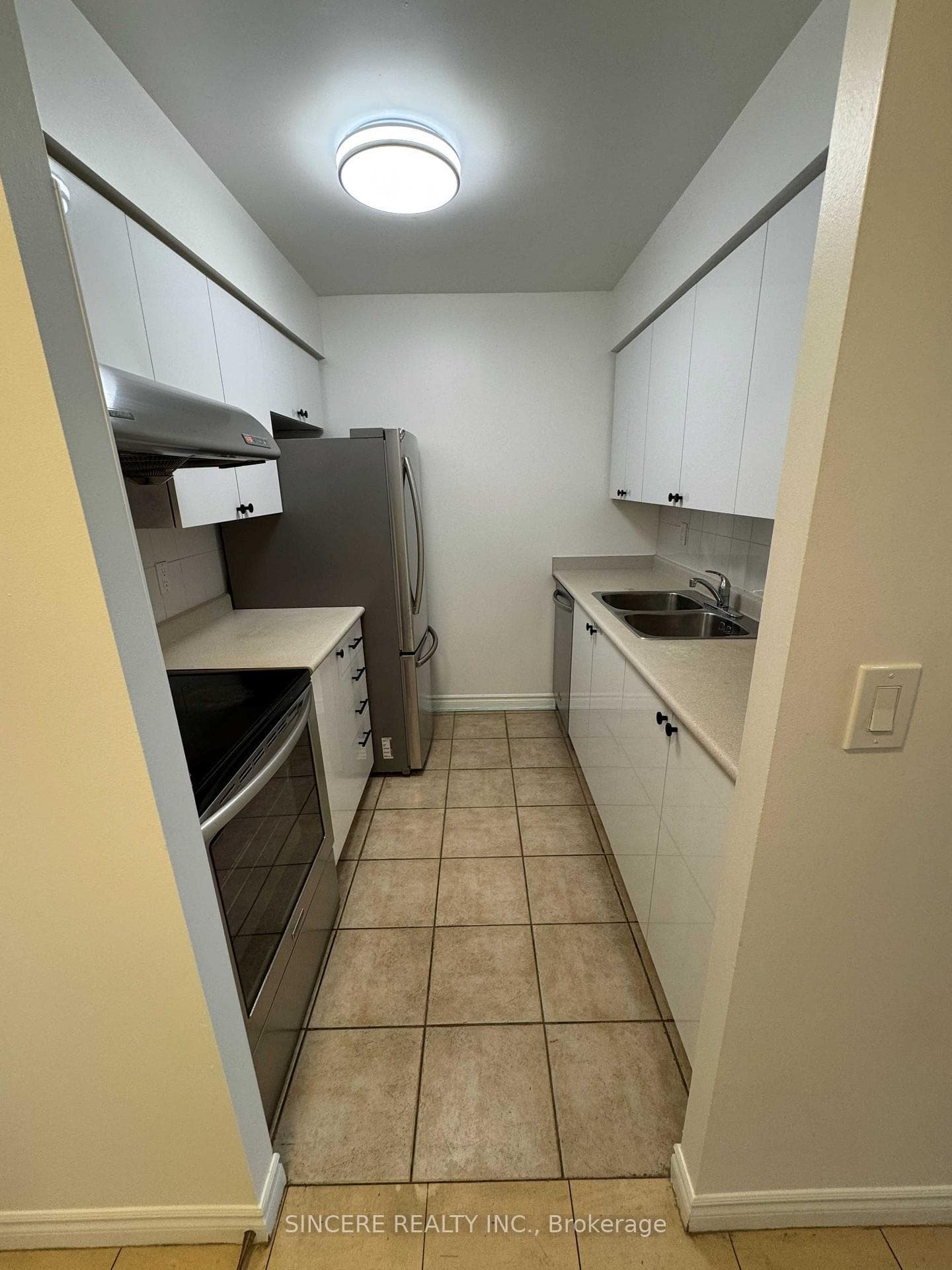 18 Sommerset Way Unit 1512 photo 9